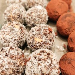 protein power balls with coco and chocolate