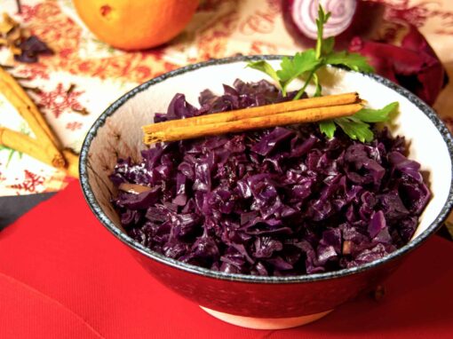 A photo of the dish Christmas red cabbage with apple